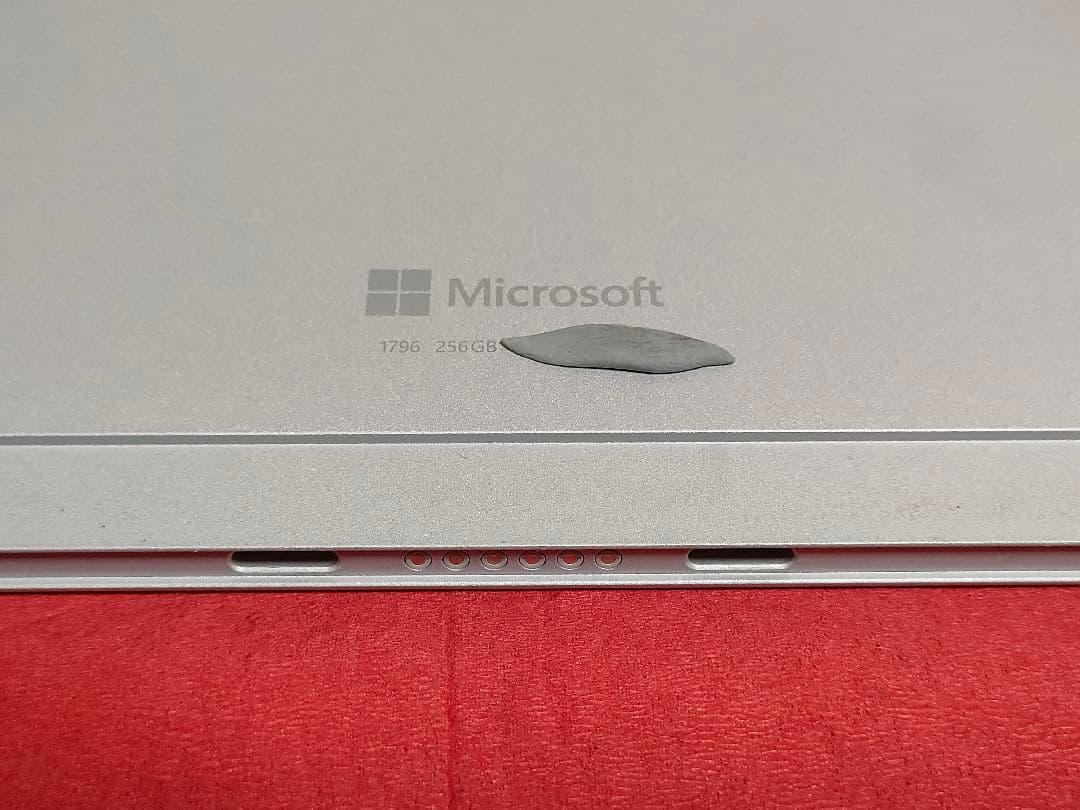 【美品】Microsoft Surface Pro 5(2017年モデル)