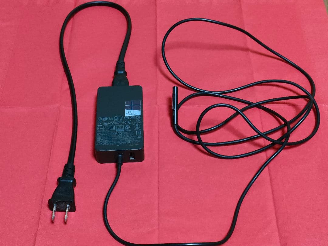 【美品】Microsoft Surface Pro 5(2017年モデル)