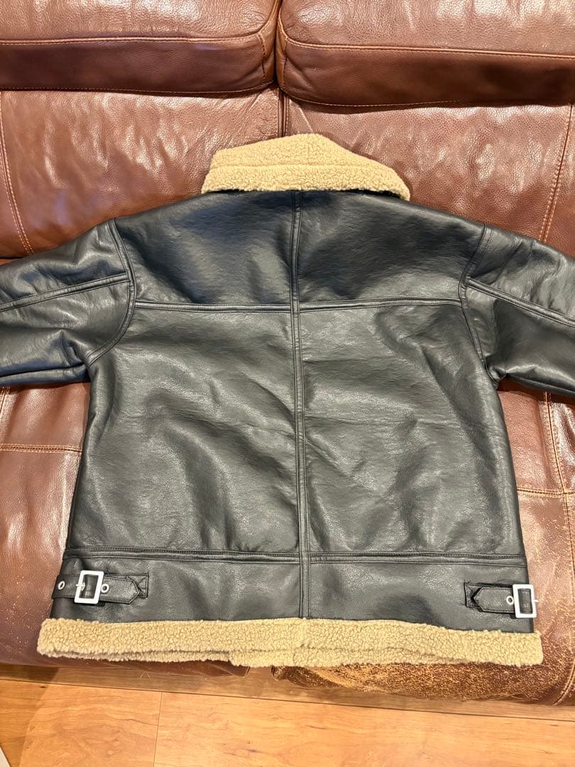 カオヨリナカミ　Connie warmy jacket