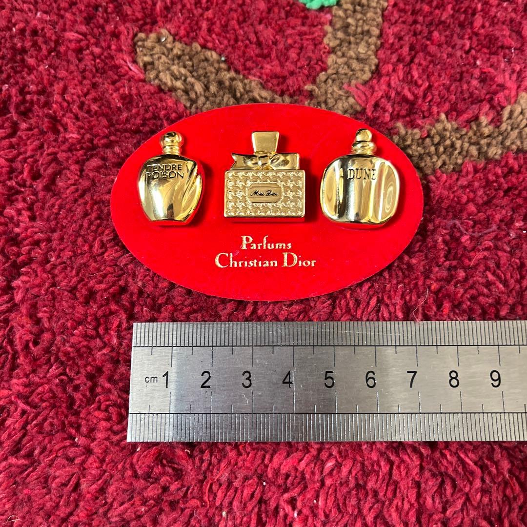 【正規品】クリスチャン・ディオール　香水瓶　ピンバッジ3個セット