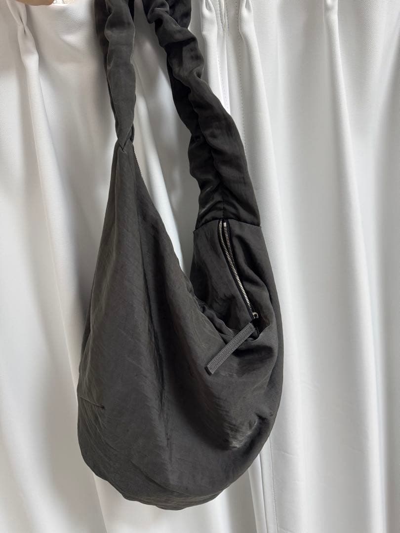 OUAT ショルダーバッグ・メッセンジャーバッグ 緑