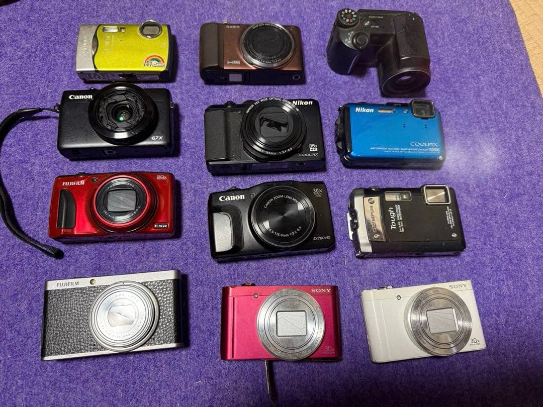 デジカメ12台ジャンク品です。