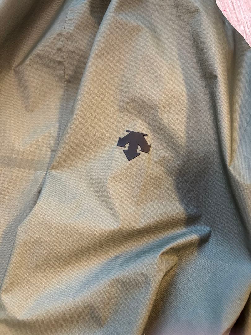 DESCENTE ALLTERRAIN 超軽量防水ジャケット