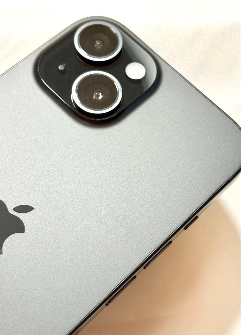 【美品】Apple iPhone 15 ブラック　本体