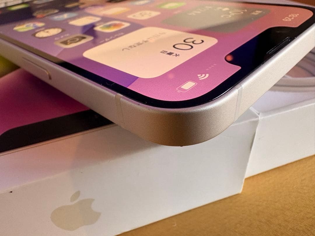 美品SIMフリーApple iPhone 14 256GB スターライト(^^)