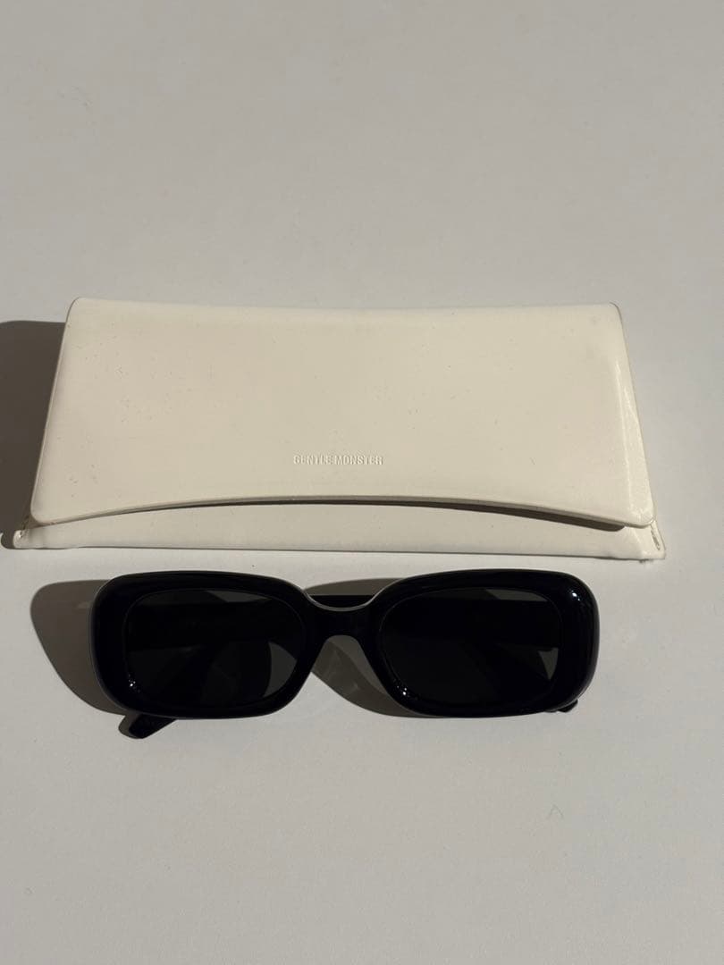 限定値下げ！GENTLE MONSTER ブラック サングラス ケース付き