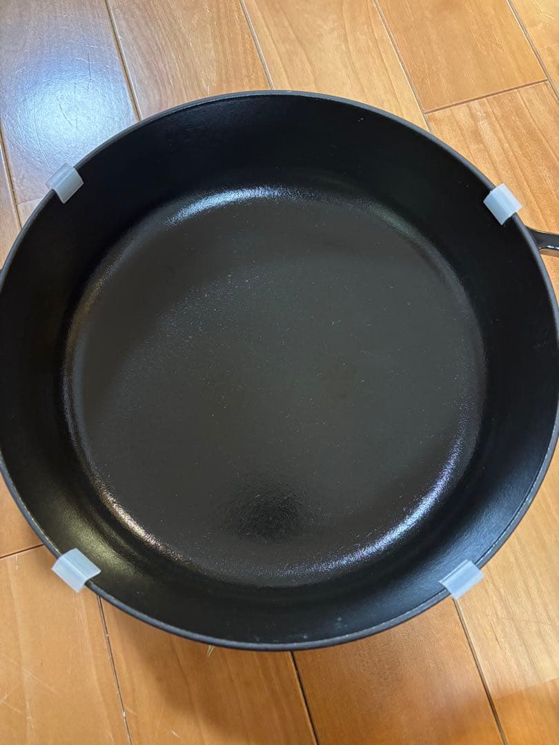 STAUBブレイザー ソテーパン シャイニーブラック 26cm