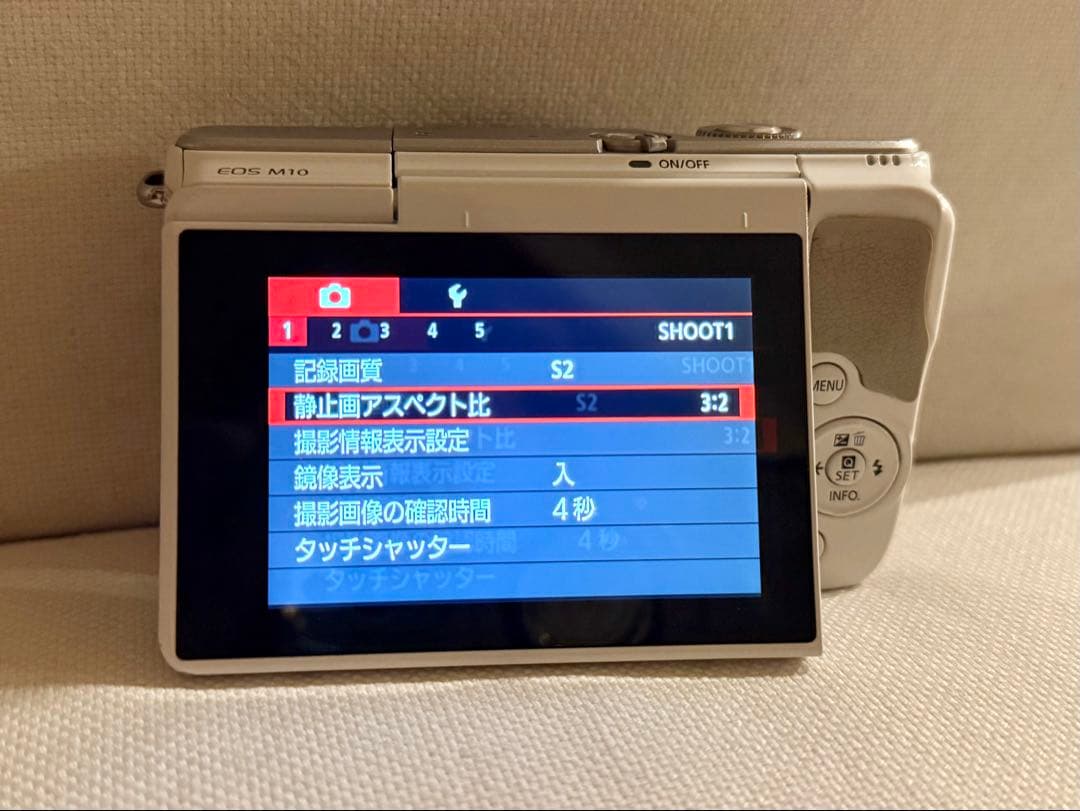 断捨離大幅値下げ‼️ Canon EOS M10 ホワイト ミラーレスカメラ