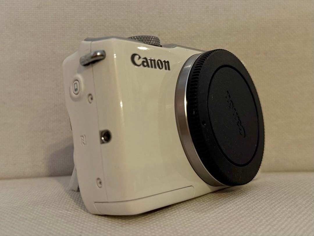 断捨離大幅値下げ‼️ Canon EOS M10 ホワイト ミラーレスカメラ
