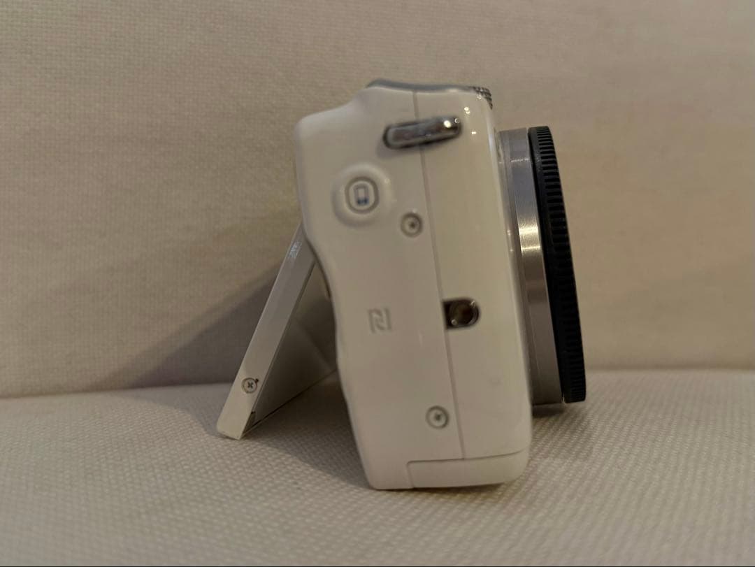 断捨離大幅値下げ‼️ Canon EOS M10 ホワイト ミラーレスカメラ