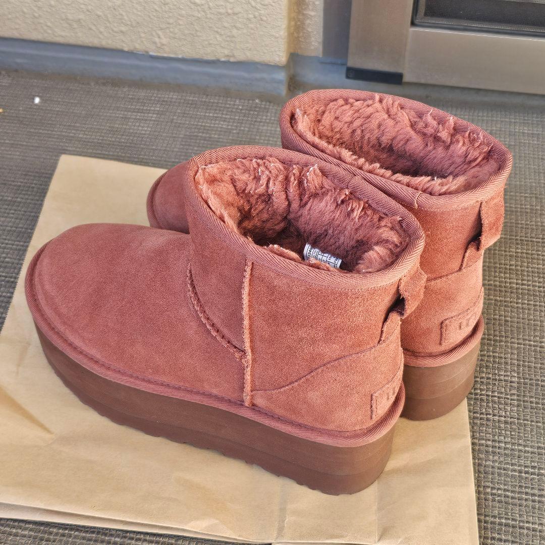 UGG レッド ショートブーツ サイズ6