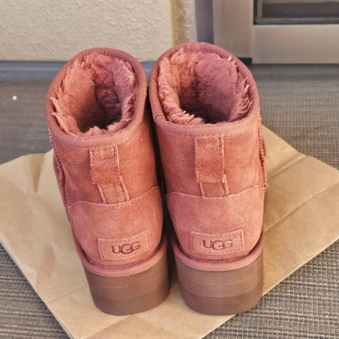 UGG レッド ショートブーツ サイズ6