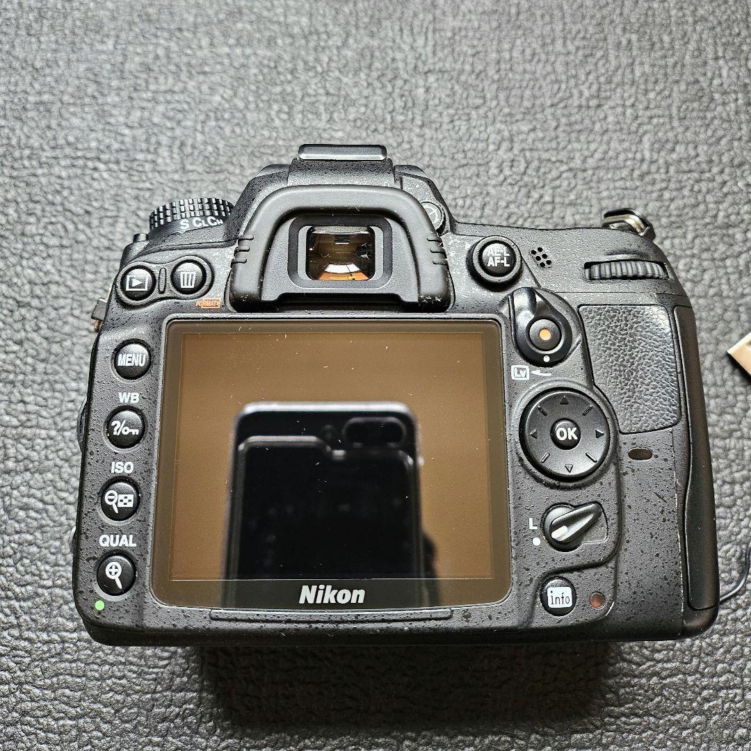 Nikon　d7000　ボディ　ショット数約3200回
