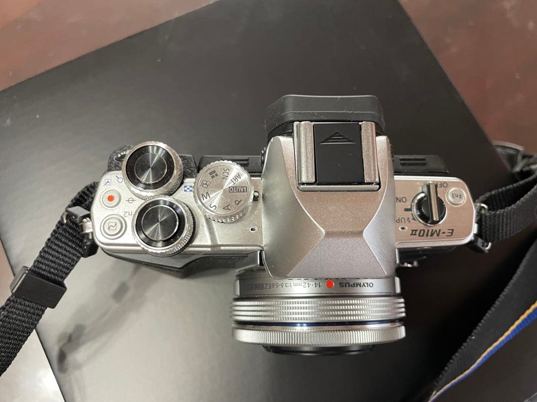 Olympus OM-D E-M10 ミラーレス一眼 カメラ