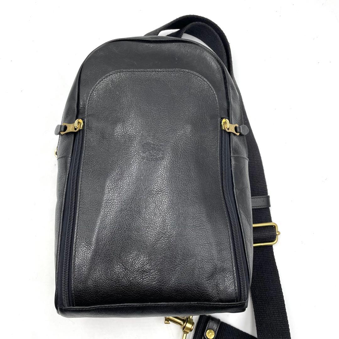 【極美品】イルビゾンテ　ボディバッグ　ロゴ型押し　ゴールド金具　レザー　黒