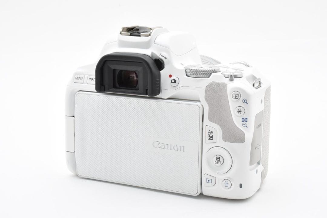 【美品】 Canon EOS Kiss X10 ホワイト デジタル一眼カメ
