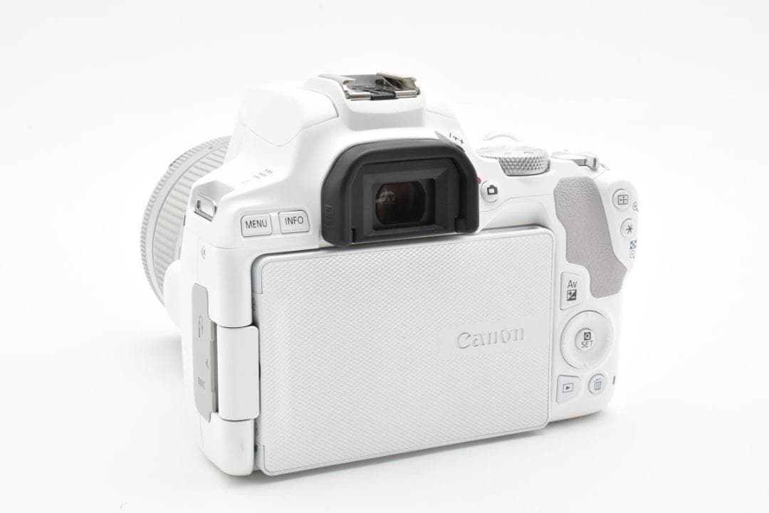 【美品】 Canon EOS Kiss X10 ホワイト デジタル一眼カメ