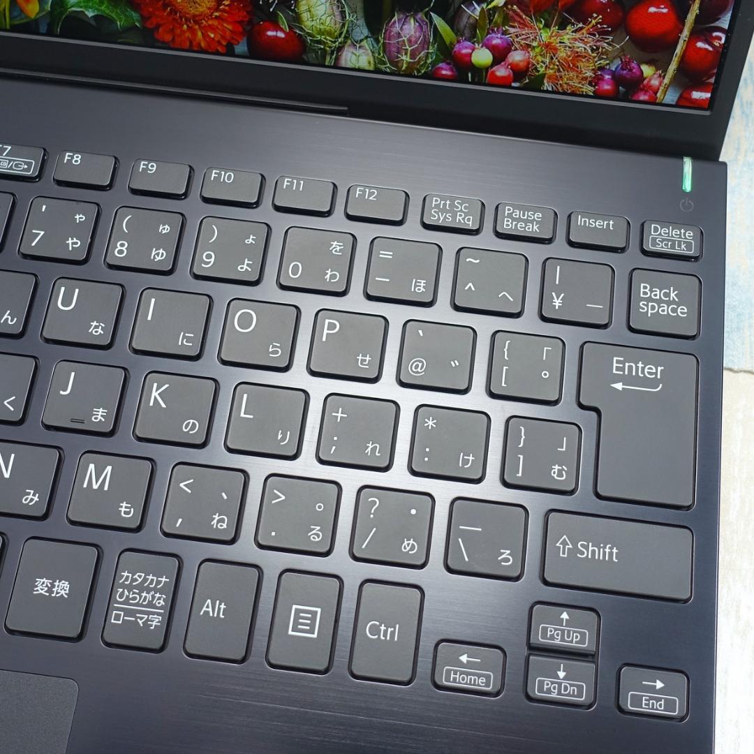 高年式の小型軽量モバイル✨第１０世代コアｉ５に超高速ＳＳＤ＆１６Ｇメモリ✨日本製