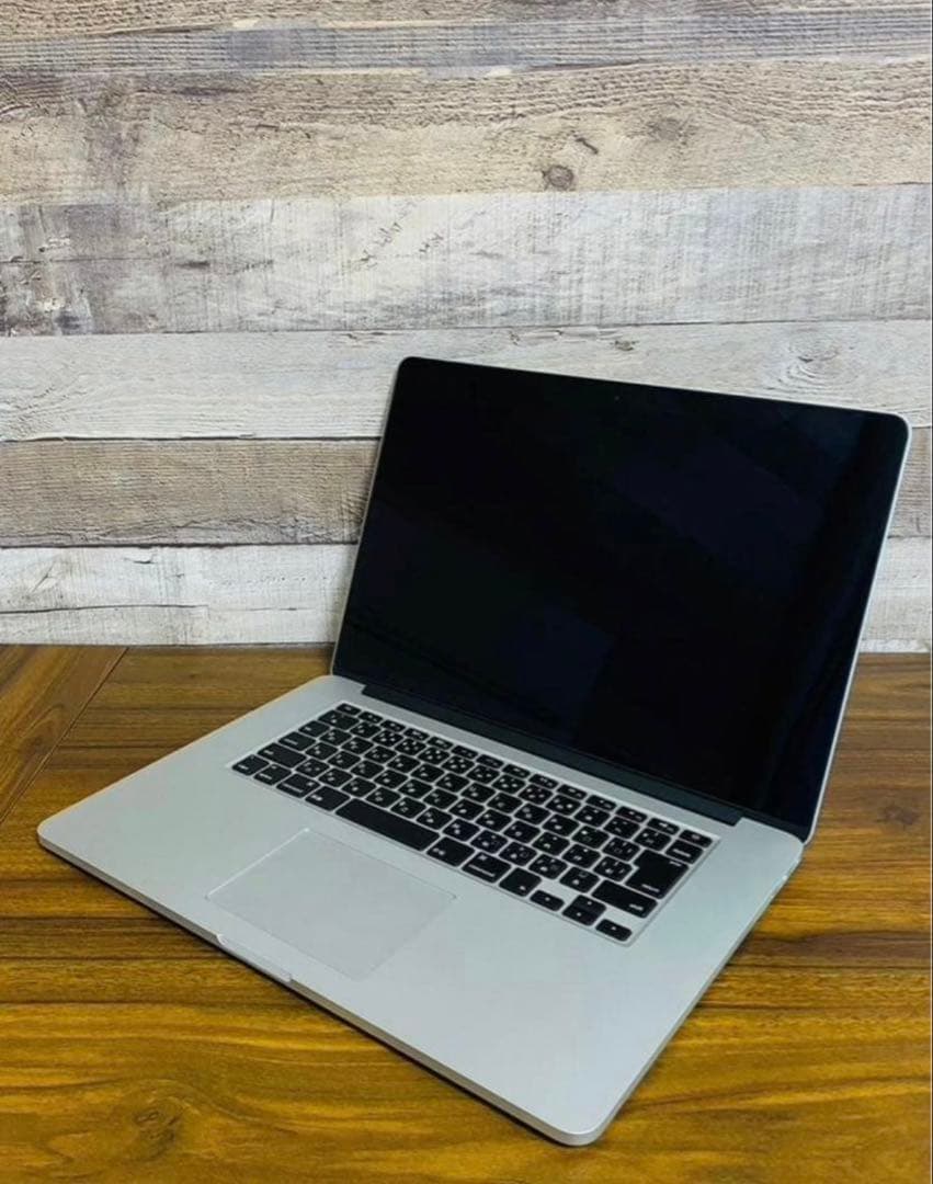 MacBook Pro 15インチ　16GB 512GB