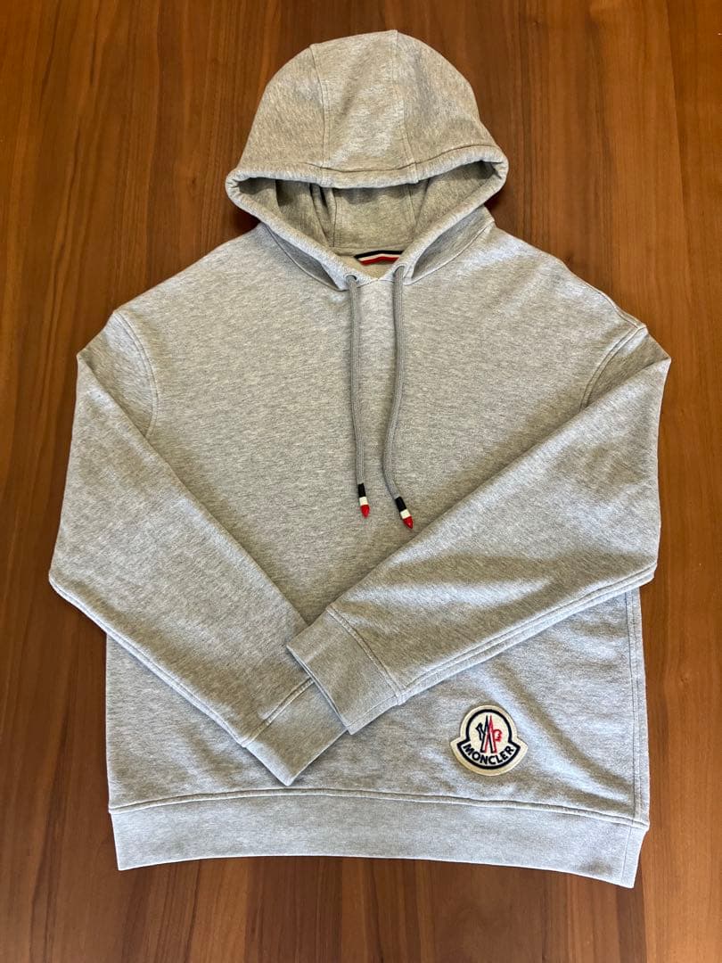 【美品　正規品　認証確認済】　MONCLER ロゴフーディーＭ