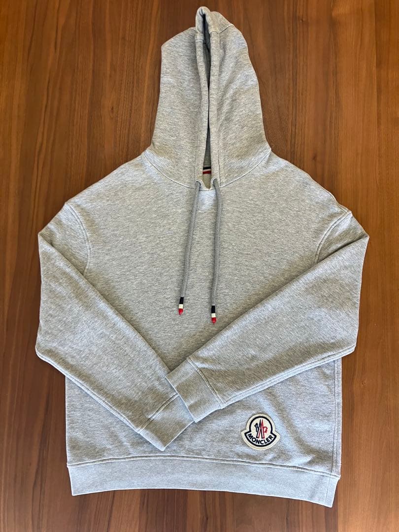 【美品　正規品　認証確認済】　MONCLER ロゴフーディーＭ