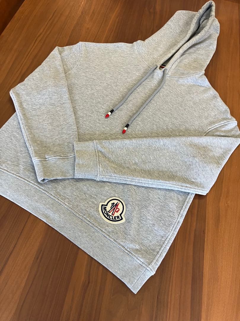 【美品　正規品　認証確認済】　MONCLER ロゴフーディーＭ