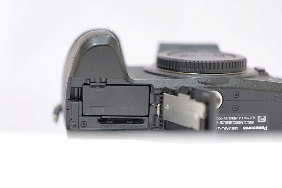 美品　LUMIX G7 ボディ バッテリー SDカード64G 外部電源付き