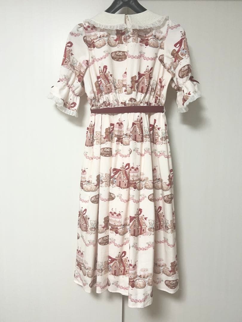 ♡axesfemmekawaii♡ お菓子の家柄ワンピース 生成り