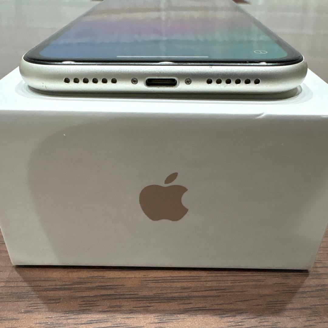 Apple iPhone 11 ホワイト 本体、箱、新品イヤホン付き！128GB