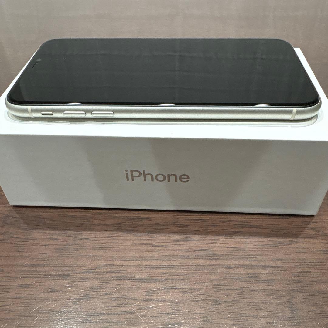 Apple iPhone 11 ホワイト 本体、箱、新品イヤホン付き！128GB