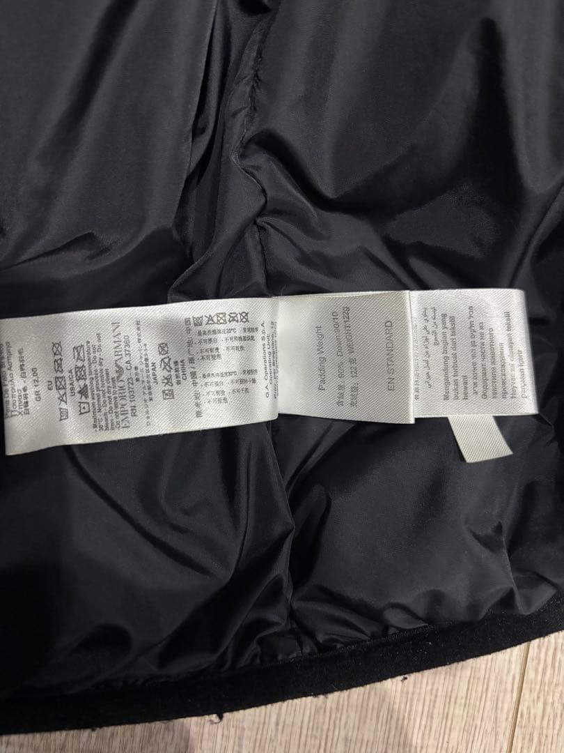 EA7 Emporio Armani ブラック ダウンベスト　Po.co様