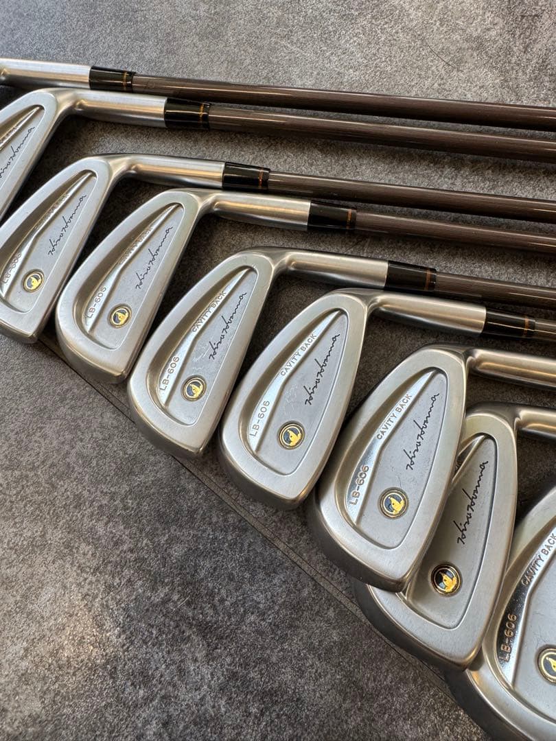 【名品・美品が60%OFF！ 14本フルセット・本革ゴルフバッグ&ヘッドカバー】