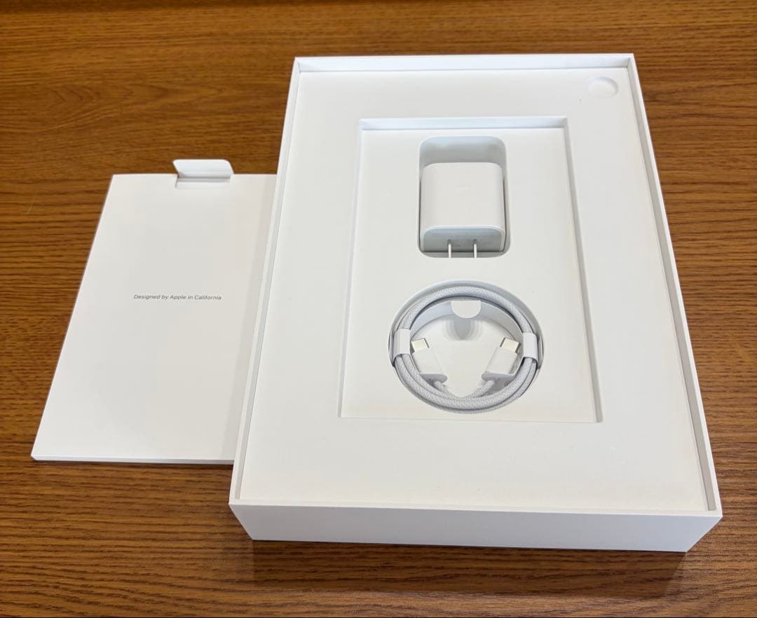 Apple iPad A16 イエロー Cellularモデル 純正ケースつき