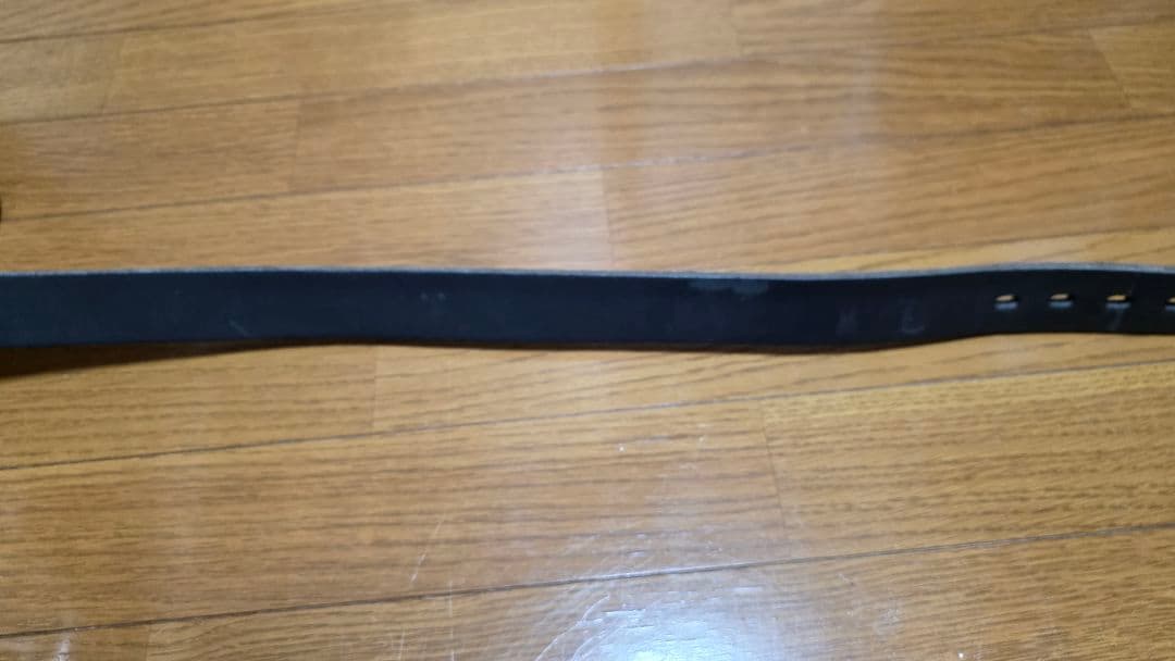 激レア CUNE レザー 黒ベルト 金属バックル