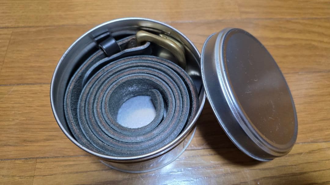 激レア CUNE レザー 黒ベルト 金属バックル