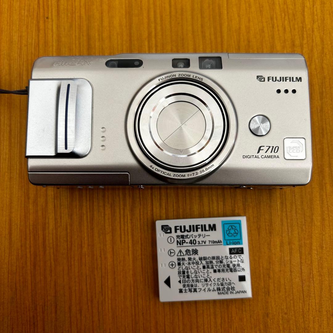 Fujifilm F710 コンパクトデジタルカメラ