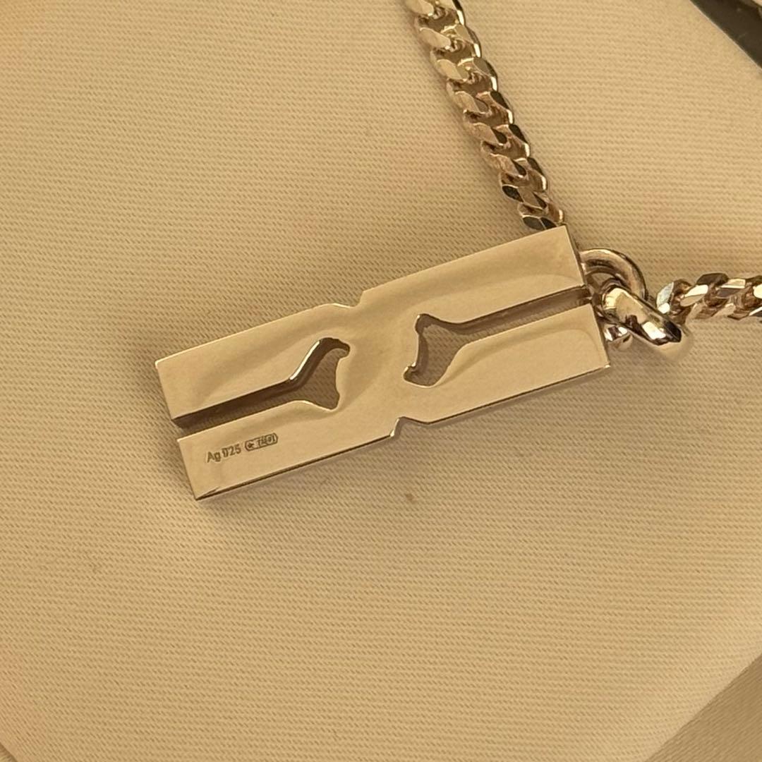 GUCCI シルバー ノットインフィニティー ネックレス