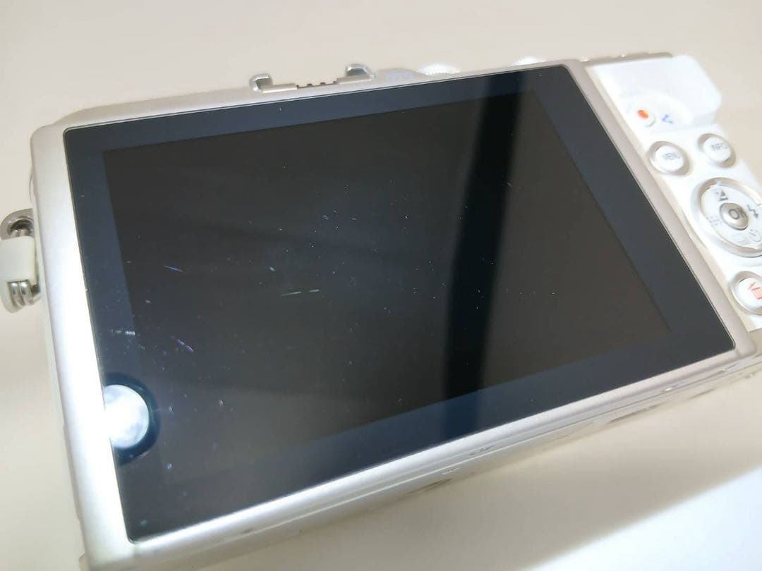 ✨極美品✨オリンパス E-PL10 ボディ❤️ショット数わずか3,601回！