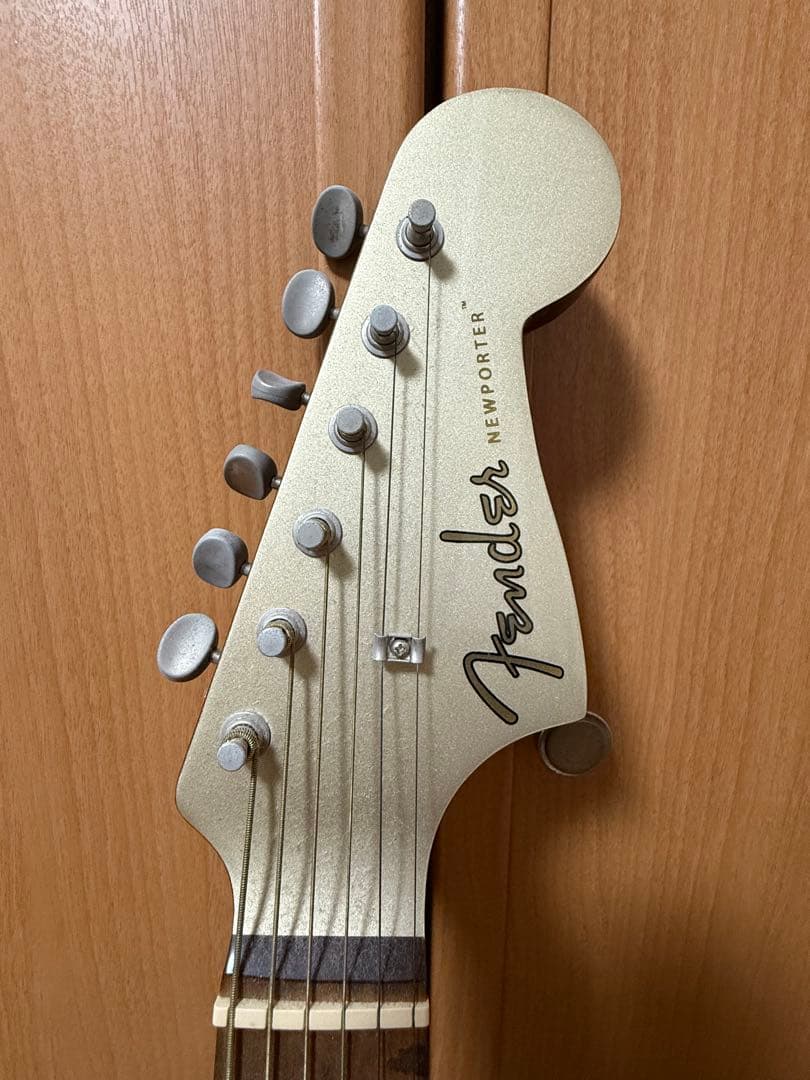 エレアコ アコギFender Newporter Player シャンパンカラー