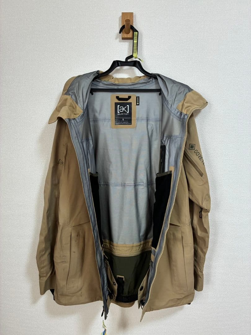 【BURTON [ak]・クリーニング済み】スノーボードウェア ジャケット S