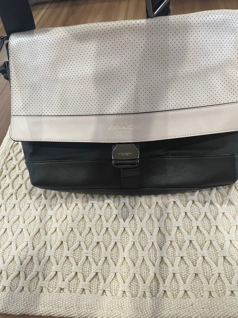 COACH メッセンジャーバッグ ブラック/ホワイト