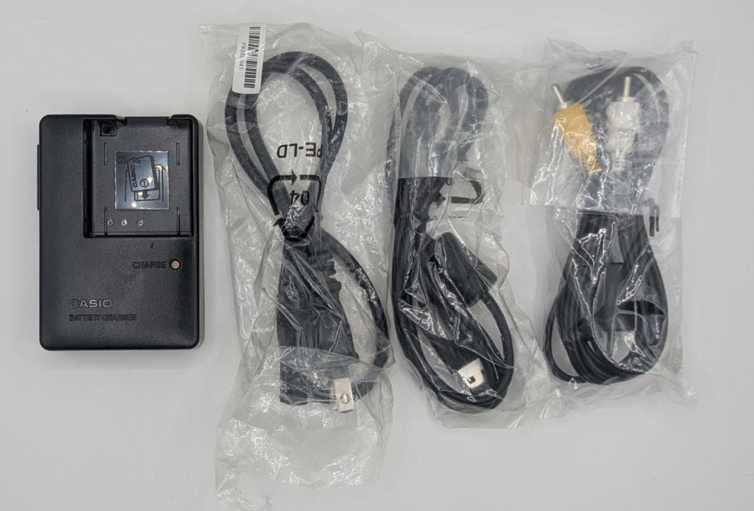 美品 CASIO EXILIM EX-H30 デジタルカメラ ブラック