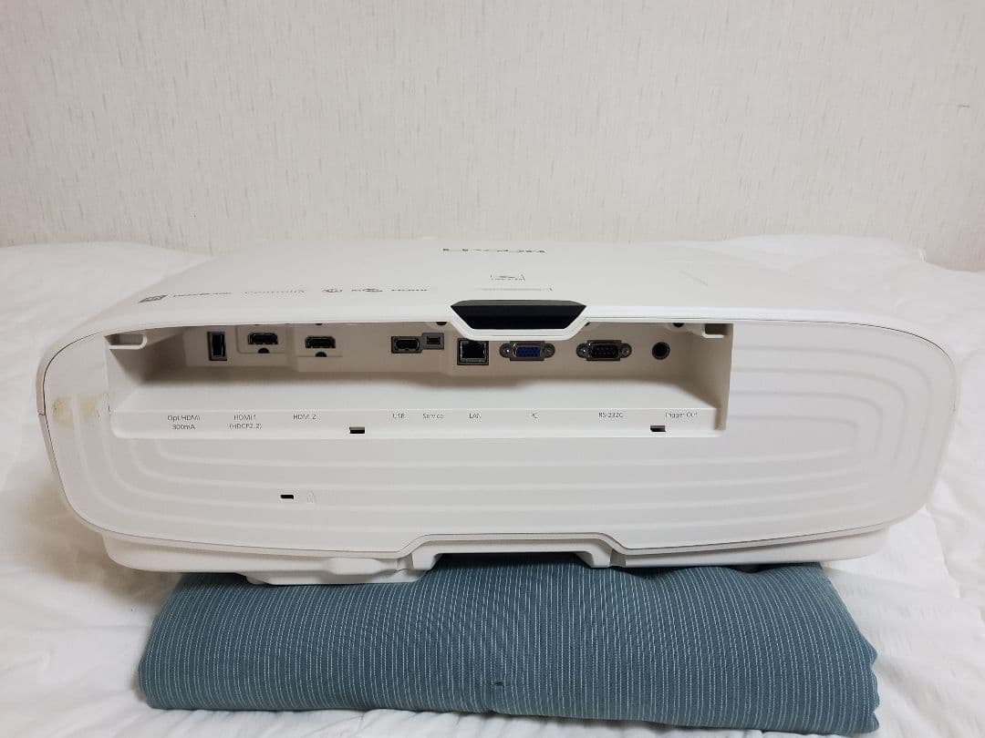 エプソンEPSON プロジェクター EH-TW8300W ワイヤレス対応 美品