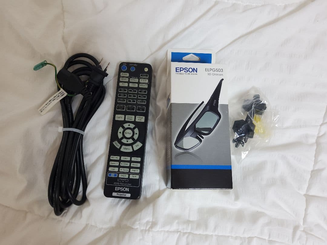 エプソンEPSON プロジェクター EH-TW8300W ワイヤレス対応 美品