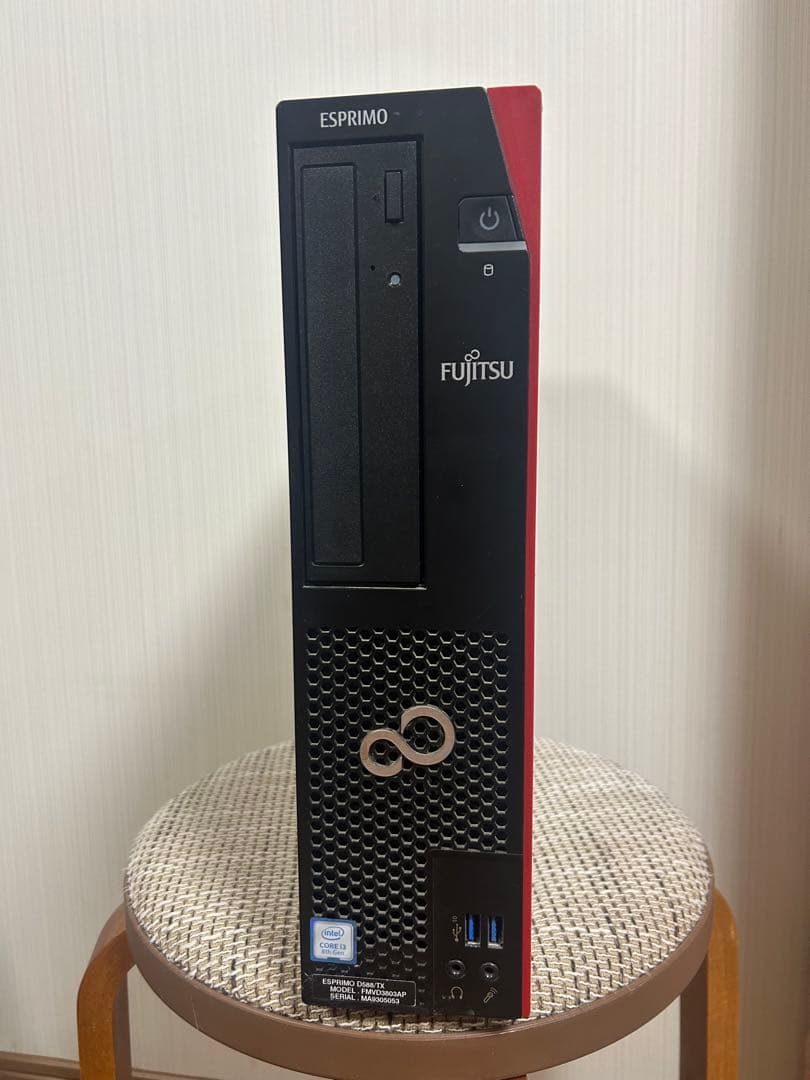 富士通　ESPRIMO D588/TX i3-8100　8GB
