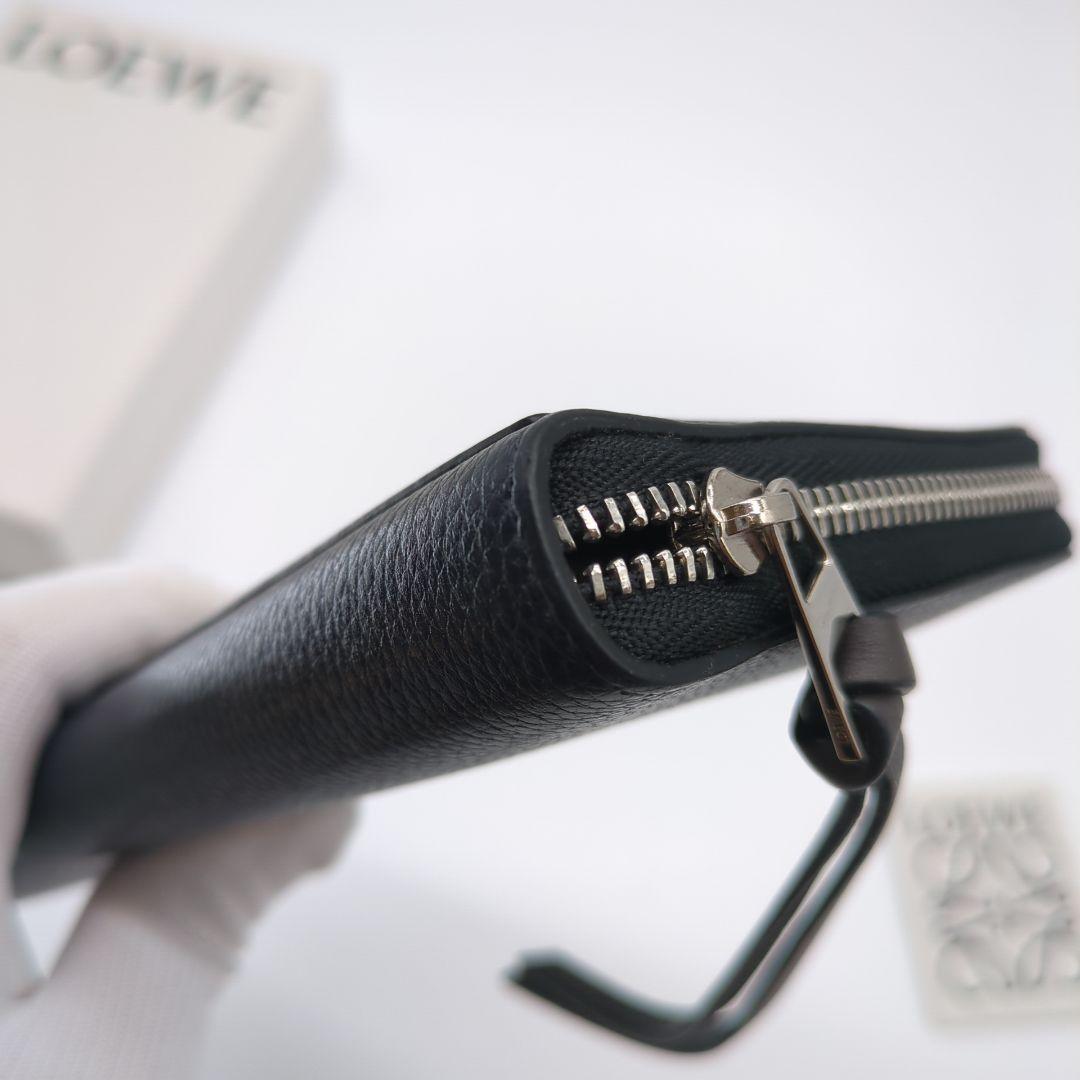 【未使用級】ロエベ レザー 長財布 ラウンドファスナー アナグラム 黒 シボ皮