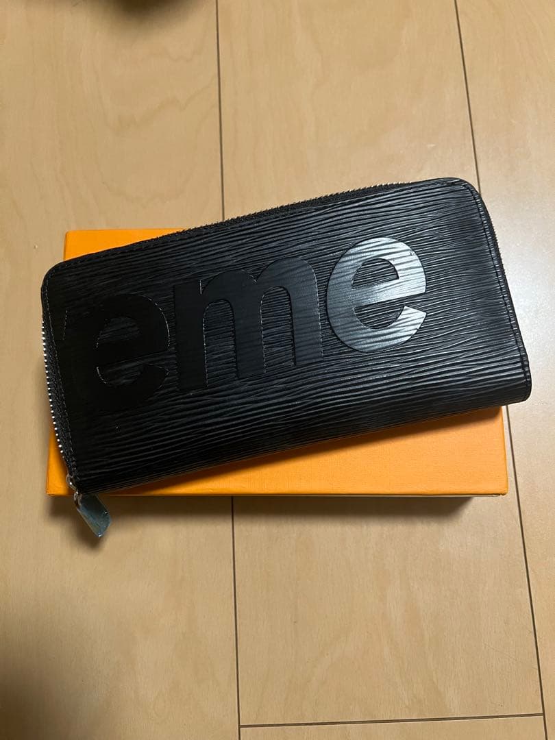 エピ調 型押しデザイン 長財布 ブラック ラウンドファスナー