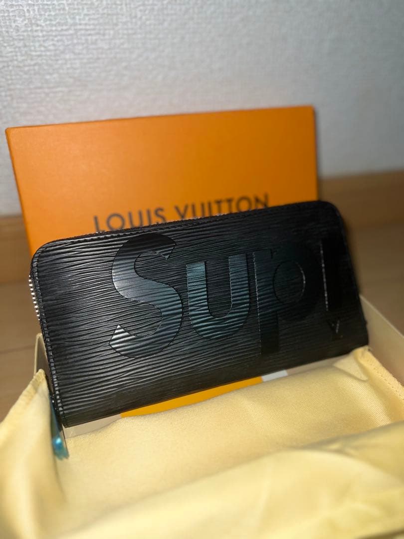 エピ調 型押しデザイン 長財布 ブラック ラウンドファスナー