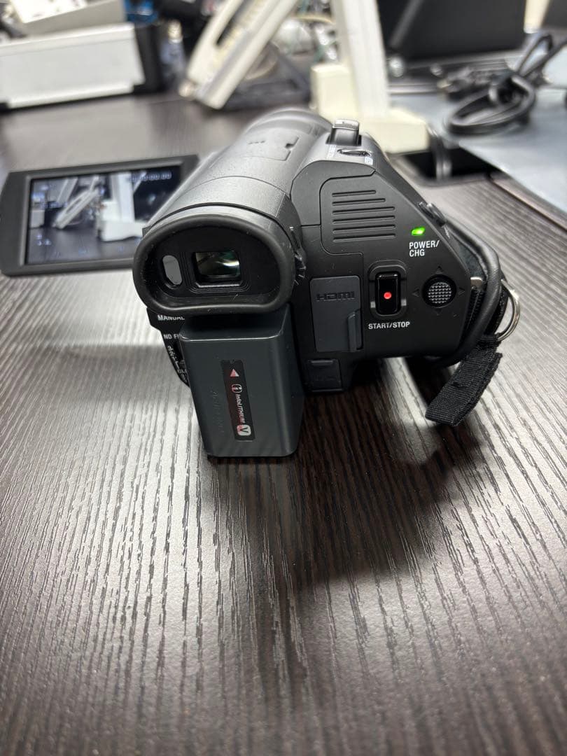 SONY ビデオカメラ　FDR-AX700 １回使用のみ
