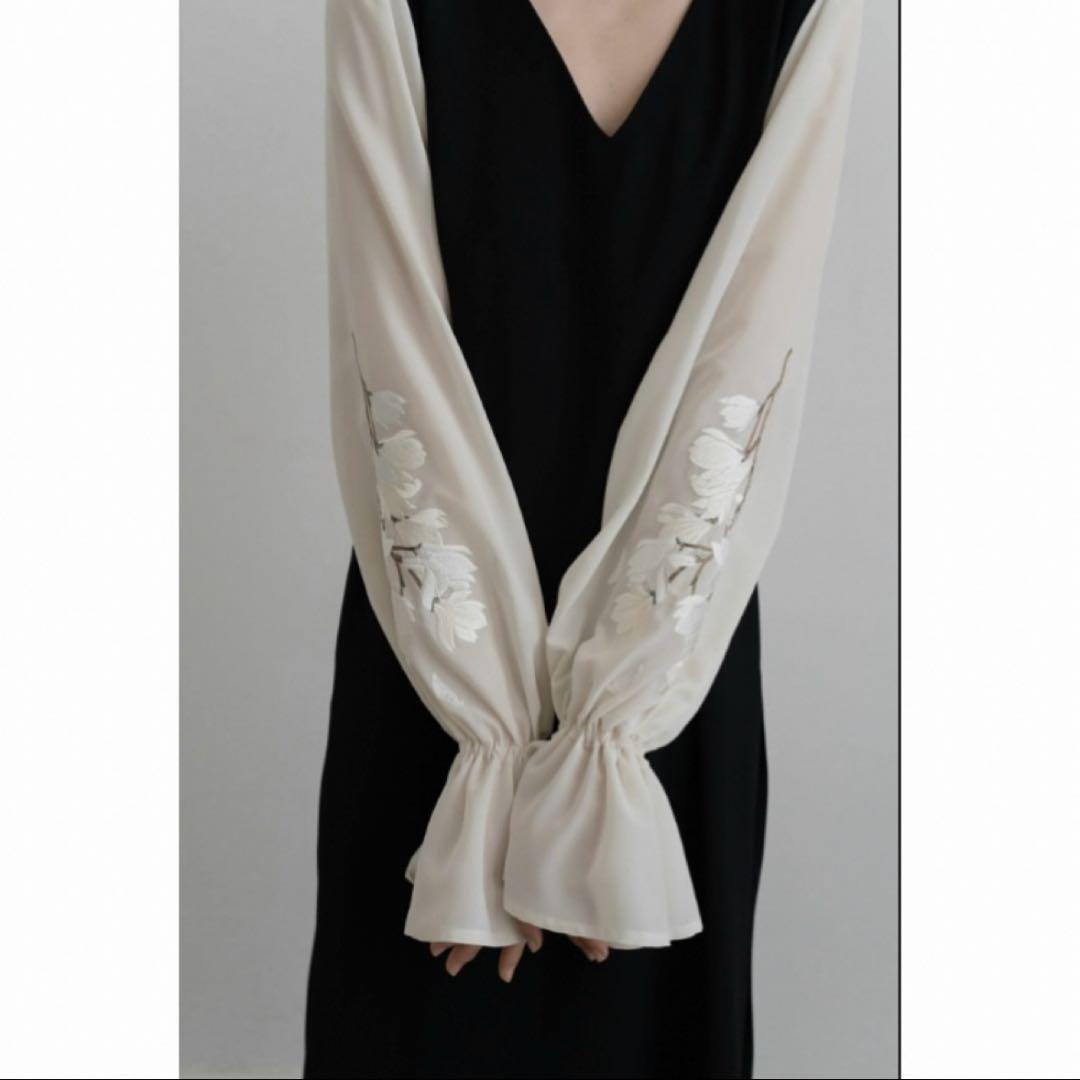 ニナiCONOLOGY 花を着るブラウス 白木蓮　サイズ１ 完売品